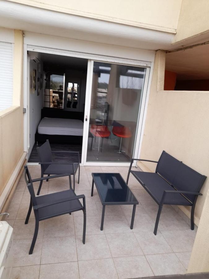 Nid Douillet Dans Les Coursives Du Village Naturiste Du Cap D Agde Exterior foto